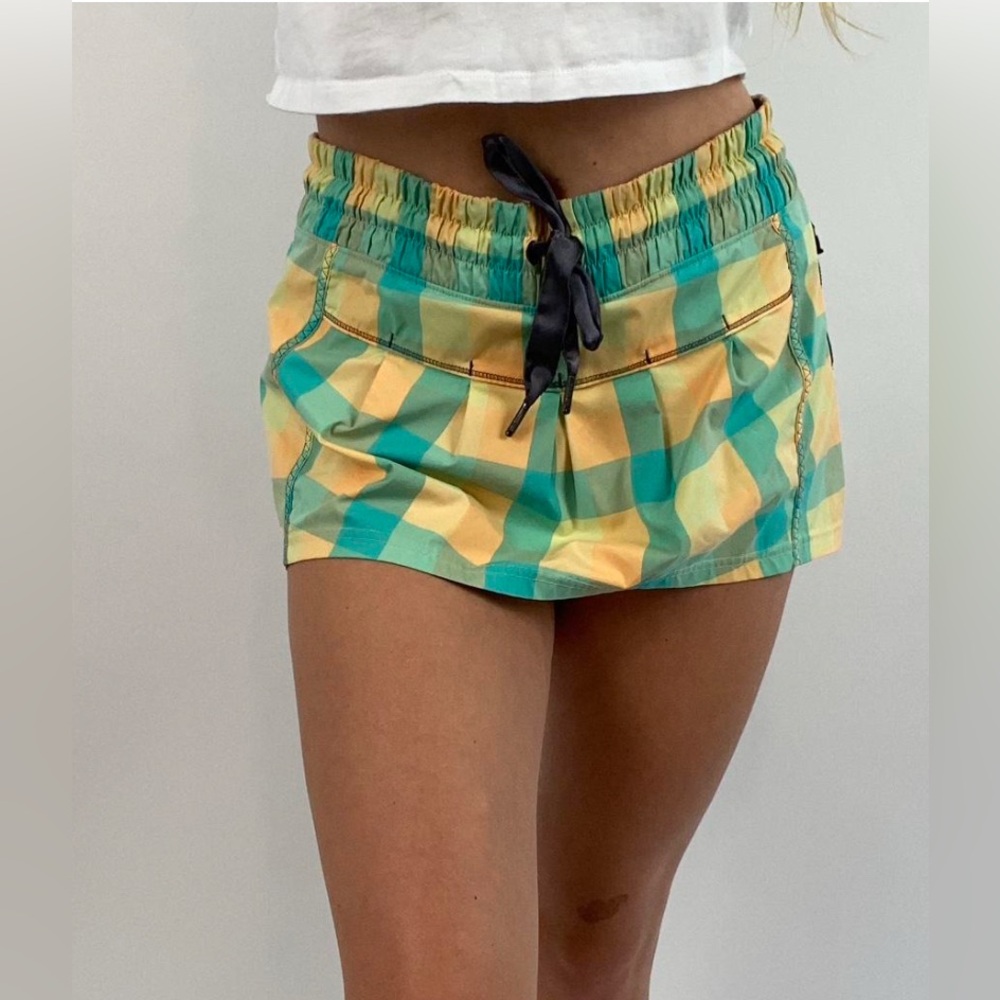 RARE Lululemon Leader Of Track Skirt Plaid Sz.8